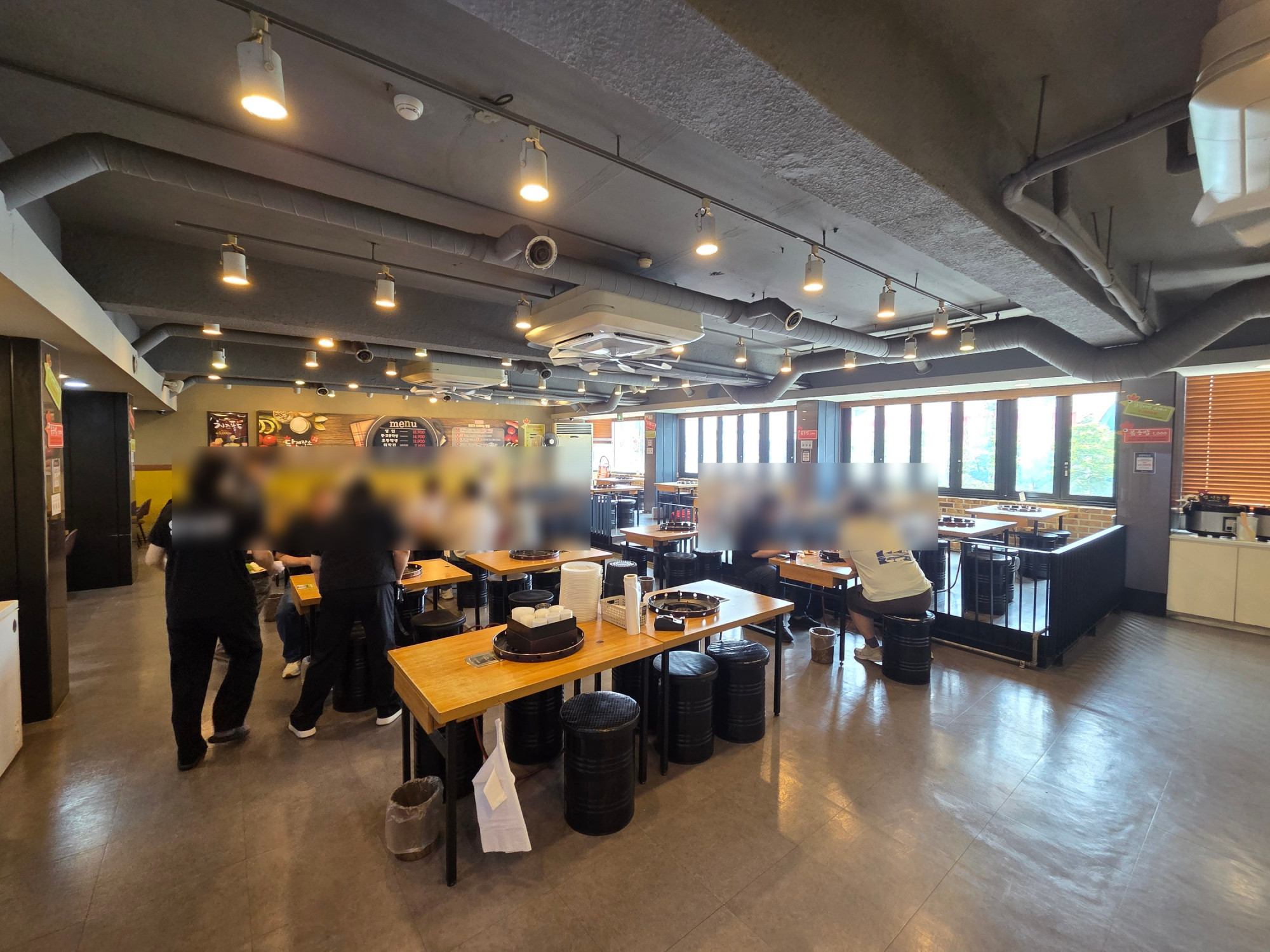 닭갈비제작소 부평점 2층 입구와 대기 공간 묶음 4