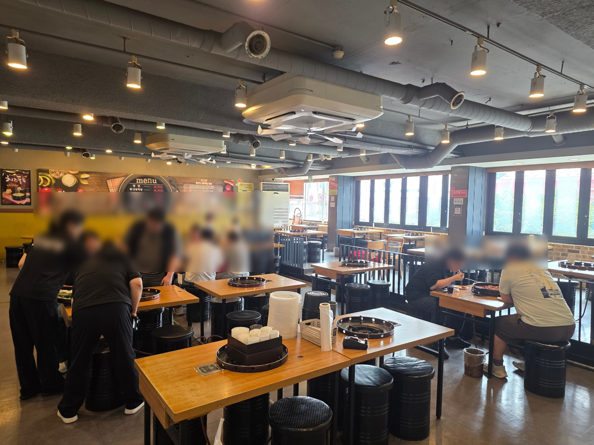 닭갈비제작소 부평점 2층 입구와 대기 공간 묶음 5