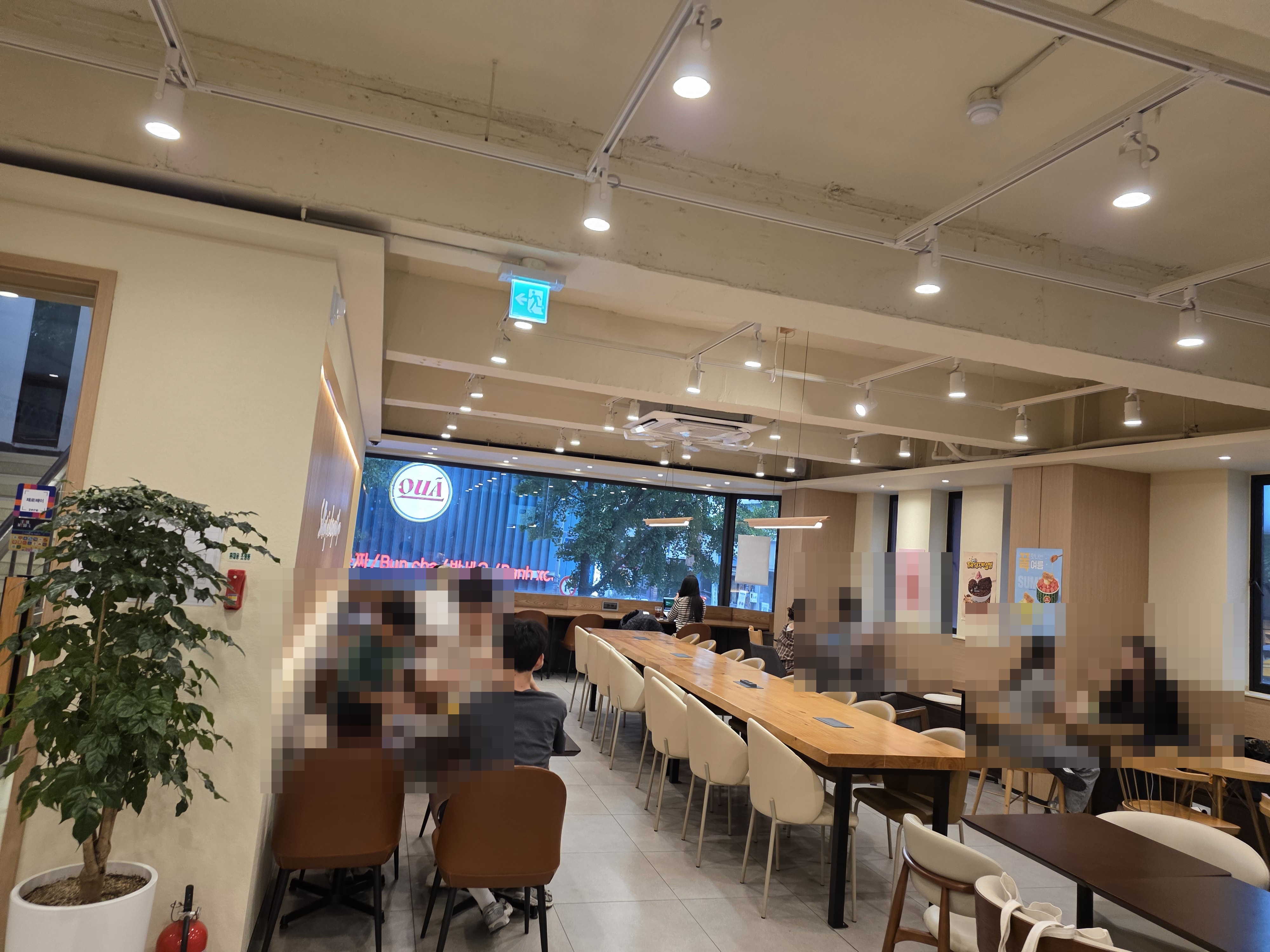 설빙 이대점 공간 / 분위기 묶음 1